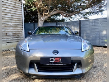Used Nissan 370 Z 2010 for sale - 76273153: Photo 2
