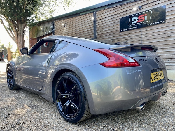 Used Nissan 370 Z 2010 for sale - 76273153: Photo 4