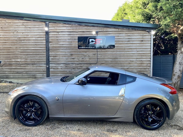 Used Nissan 370 Z 2010 for sale - 76273153: Photo 5