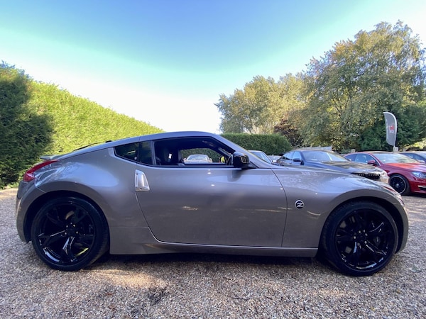 Used Nissan 370 Z 2010 for sale - 76273153: Photo 6