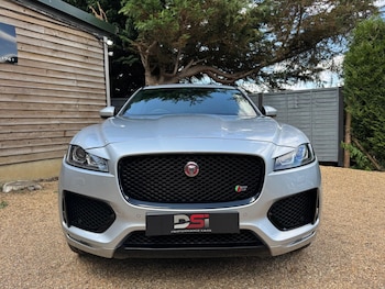 Used Jaguar F-Pace 2017 for sale - 75269190: Photo