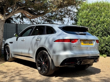 Used Jaguar F-Pace 2017 for sale - 75269190: Photo