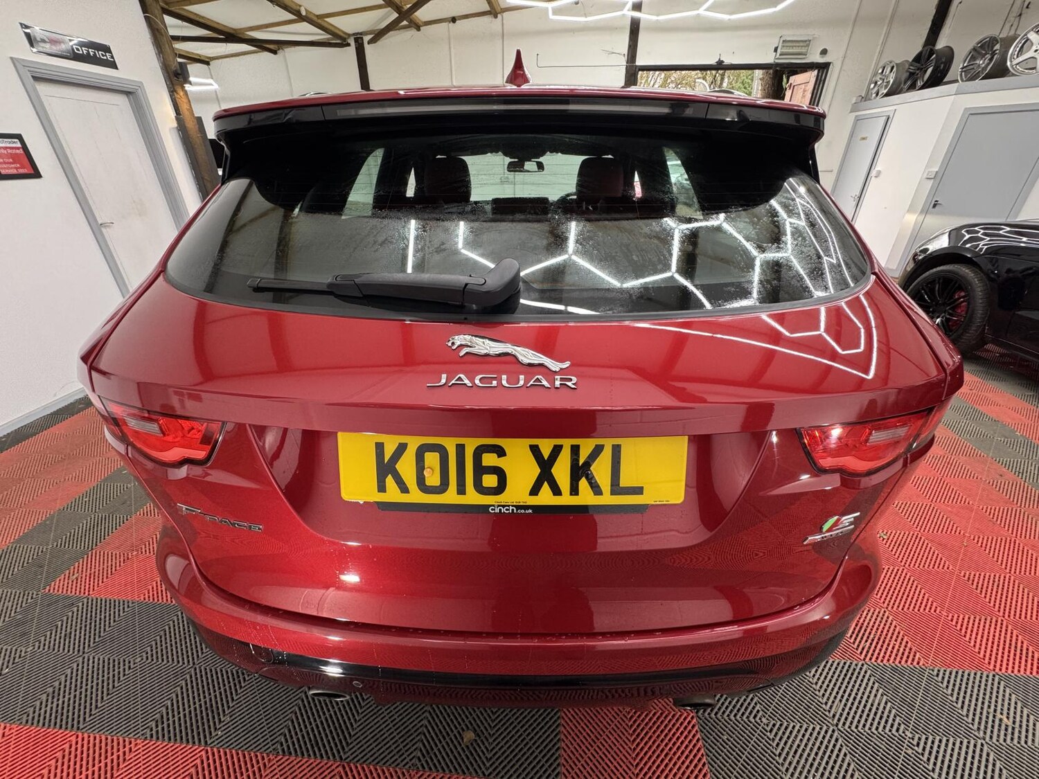 Used Jaguar F-Pace 2016 for sale - 77532316: Photo 10