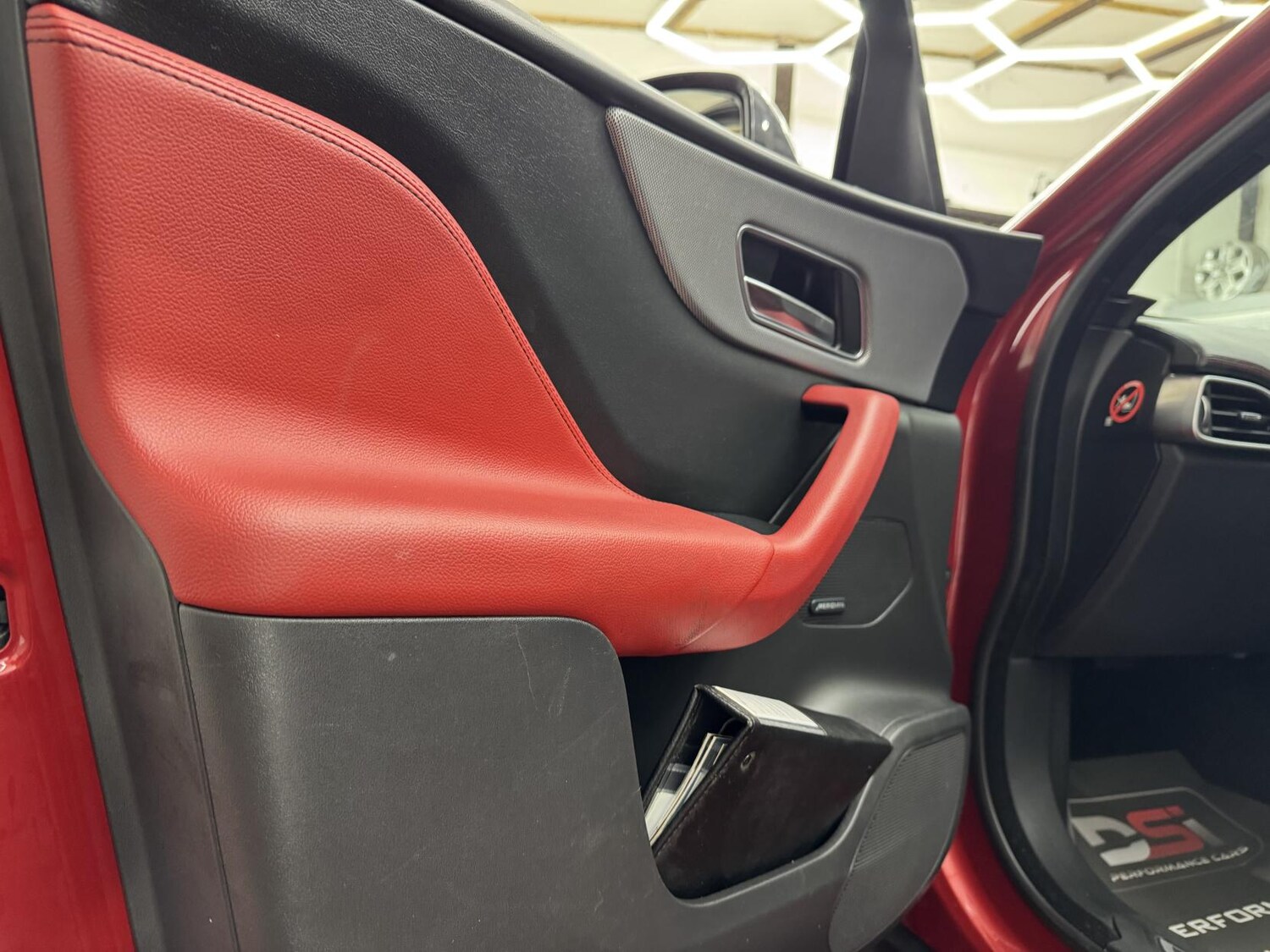 Used Jaguar F-Pace 2016 for sale - 77532316: Photo 26