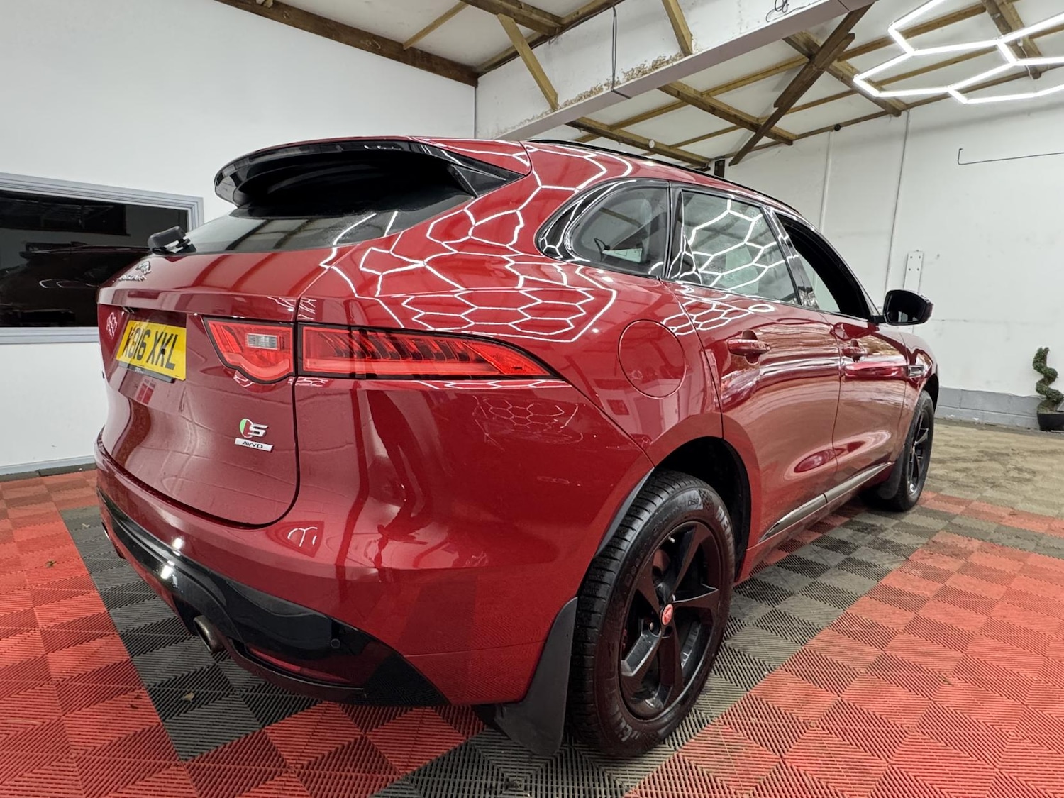 Used Jaguar F-Pace 2016 for sale - 77532316: Photo 5