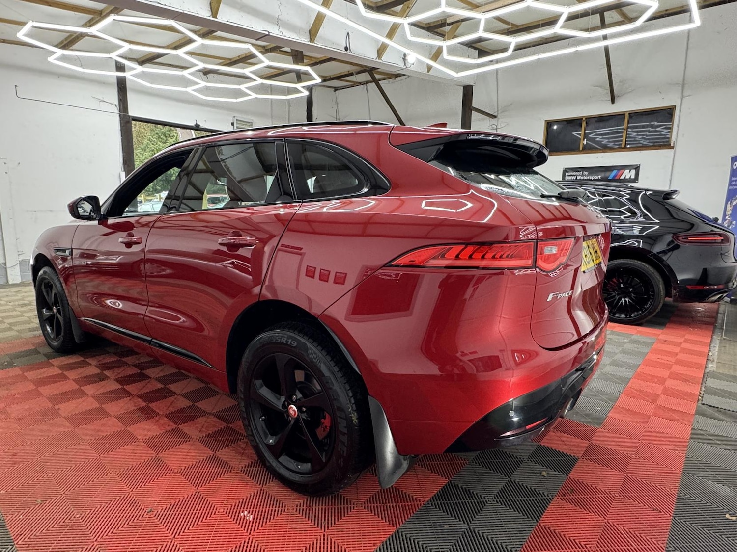 Used Jaguar F-Pace 2016 for sale - 77532316: Photo 6