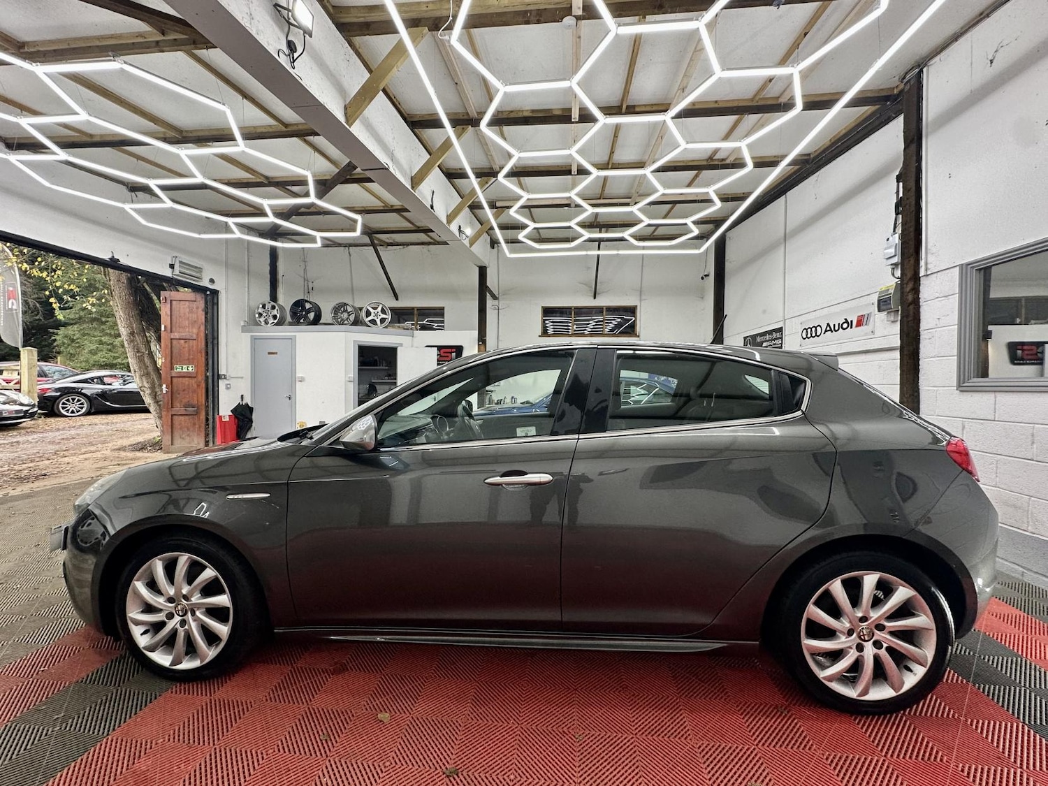 Used Alfa Romeo Giulietta 2012 for sale - 77154728: Photo 10