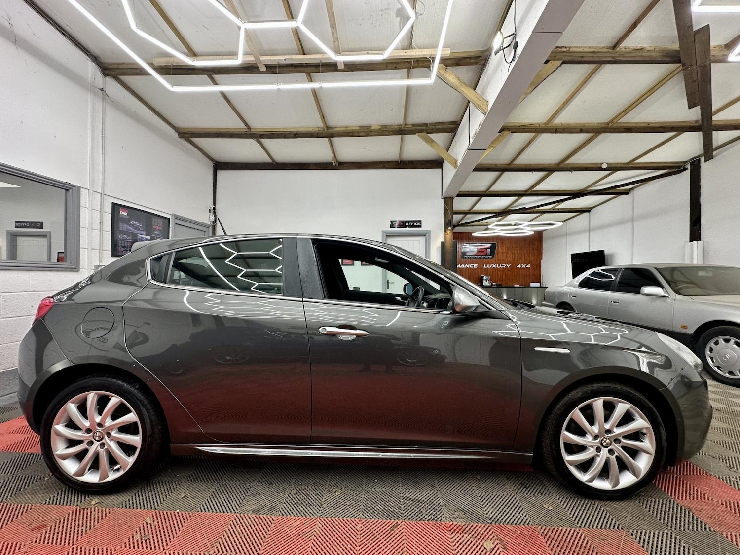 Used Alfa Romeo Giulietta 2012 for sale - 77154728: Photo 5