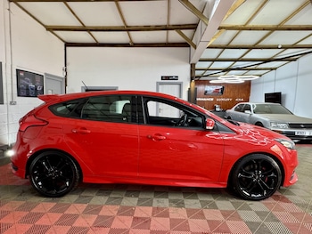 Used Ford Focus 2017 for sale - 78230071: Photo
