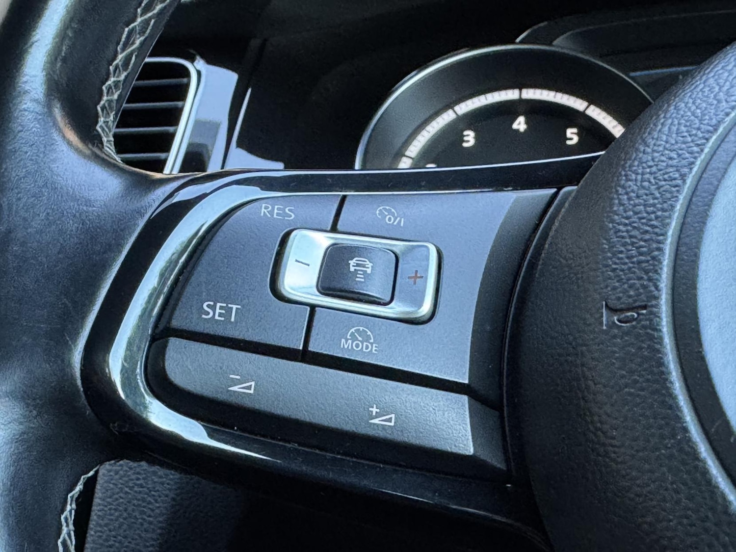 Used Volkswagen Golf 2015 for sale - 76606430: Photo 31