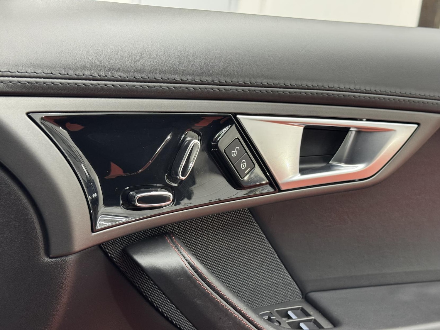 Used Jaguar F-Type 2016 for sale - 77137872: Photo 20