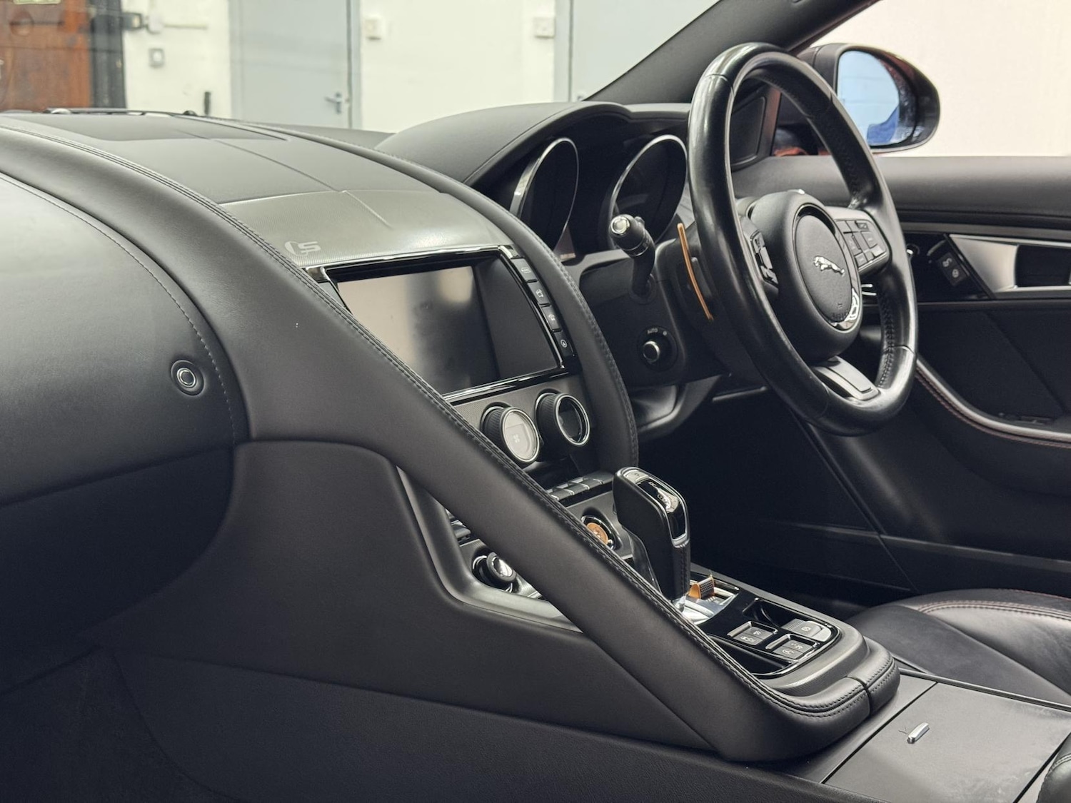 Used Jaguar F-Type 2016 for sale - 77137872: Photo 27