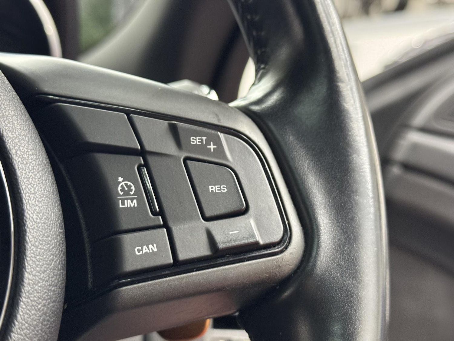 Used Jaguar F-Type 2016 for sale - 77137872: Photo 31