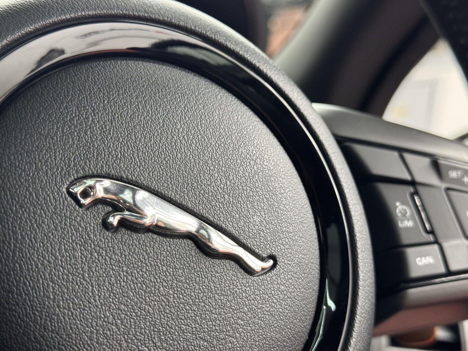 Used Jaguar F-Type 2016 for sale - 77137872: Photo 36