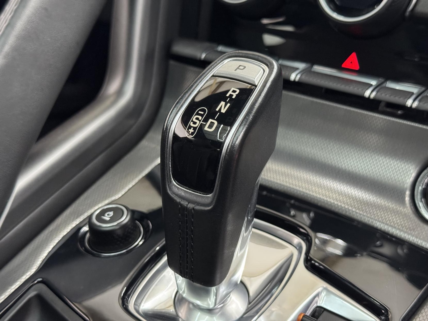 Used Jaguar F-Type 2016 for sale - 77137872: Photo 39