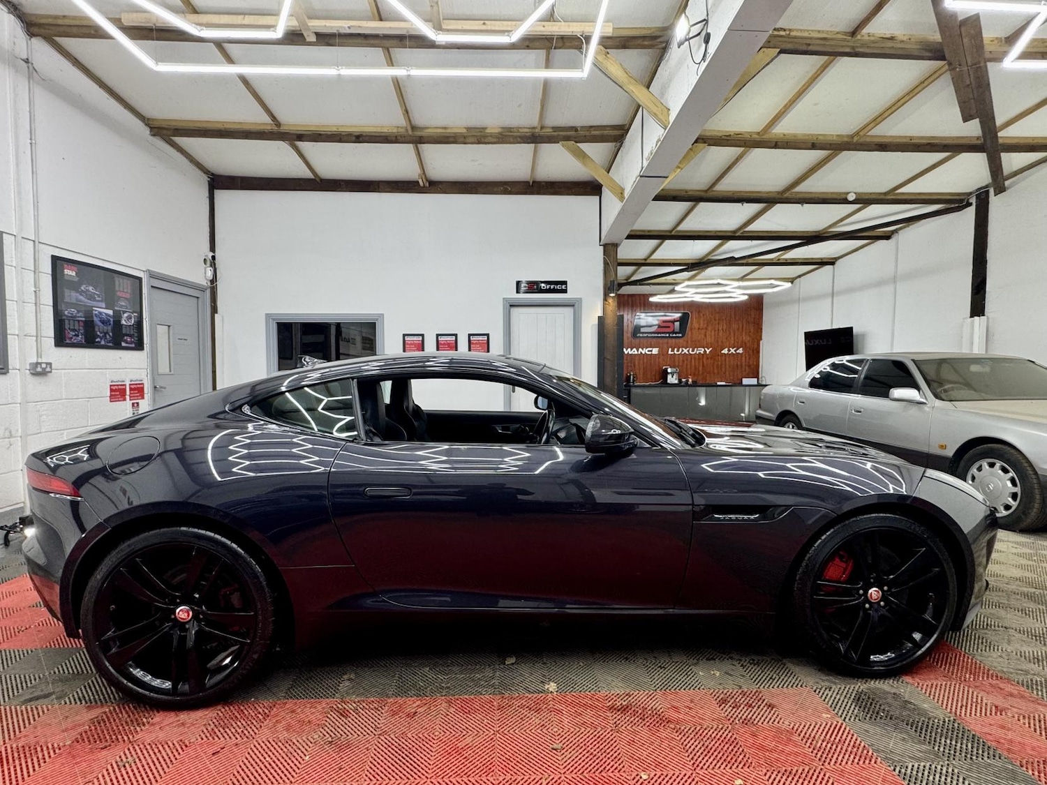 Used Jaguar F-Type 2016 for sale - 77137872: Photo 4