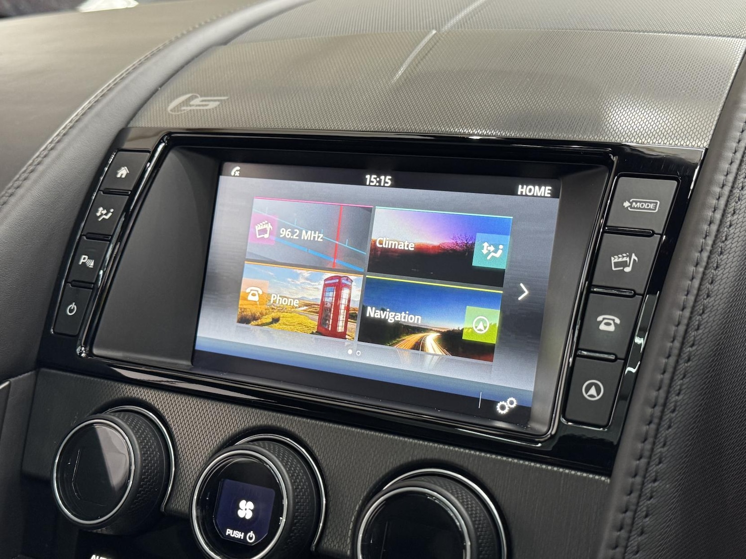 Used Jaguar F-Type 2016 for sale - 77137872: Photo 40