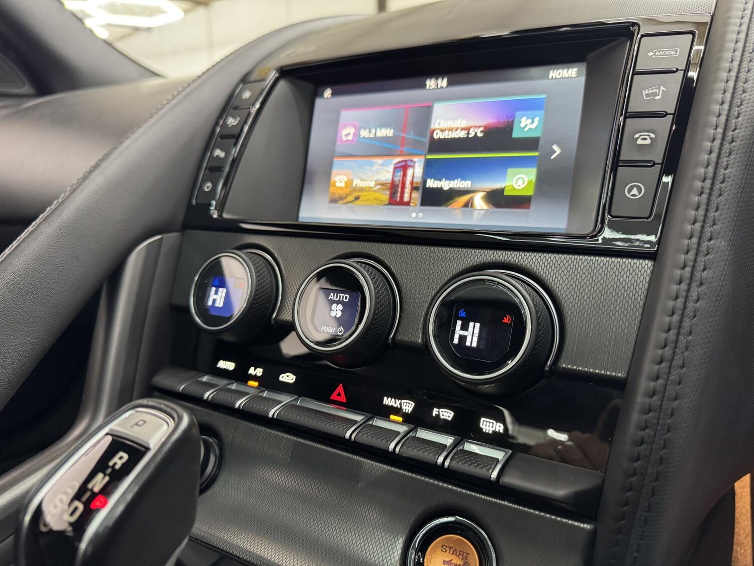 Used Jaguar F-Type 2016 for sale - 77137872: Photo 41