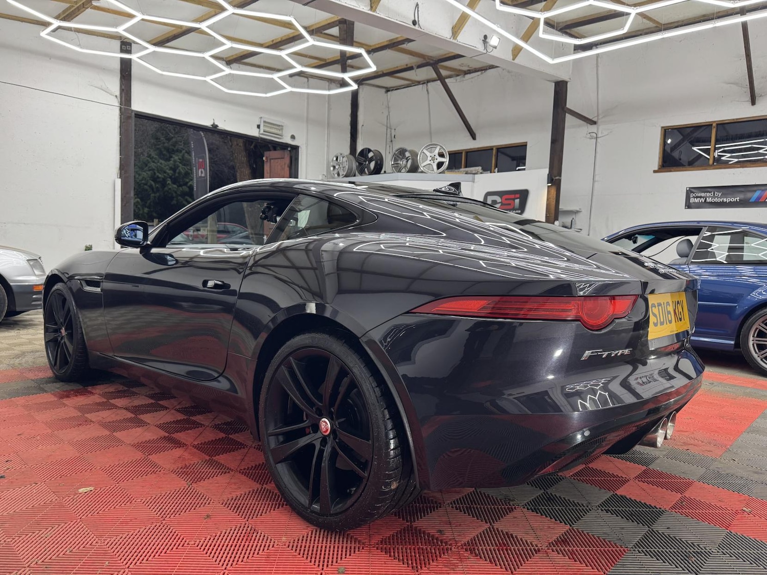 Used Jaguar F-Type 2016 for sale - 77137872: Photo 6