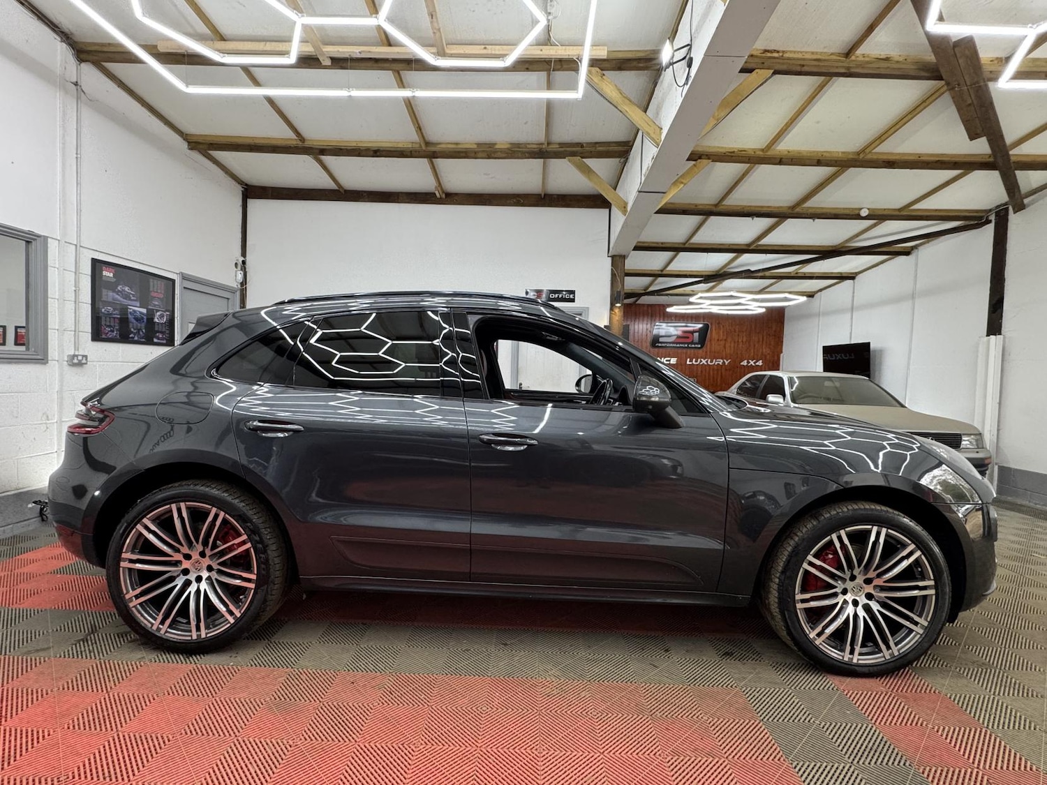 Used Porsche Macan 2016 for sale - 78000529: Photo 6