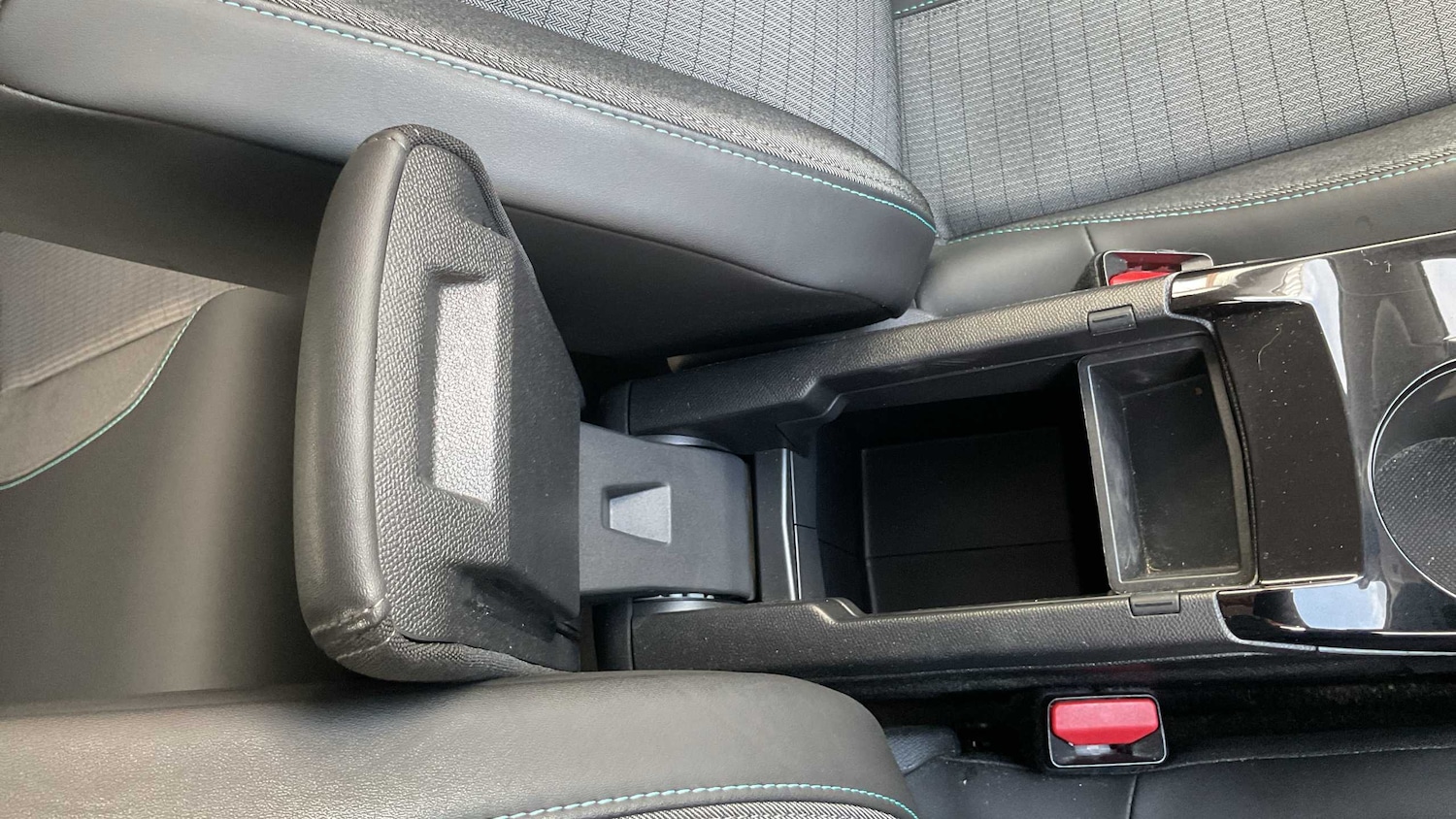 Used Peugeot 208 2020 for sale - 77270211: Photo 35