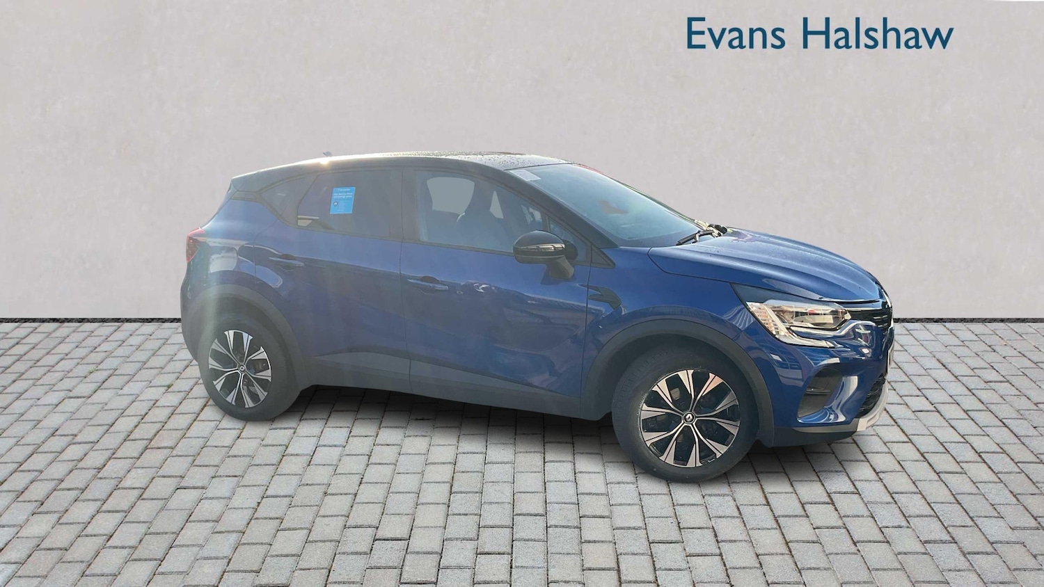 Used Renault Captur 2022 for sale - 76610694: Photo 2