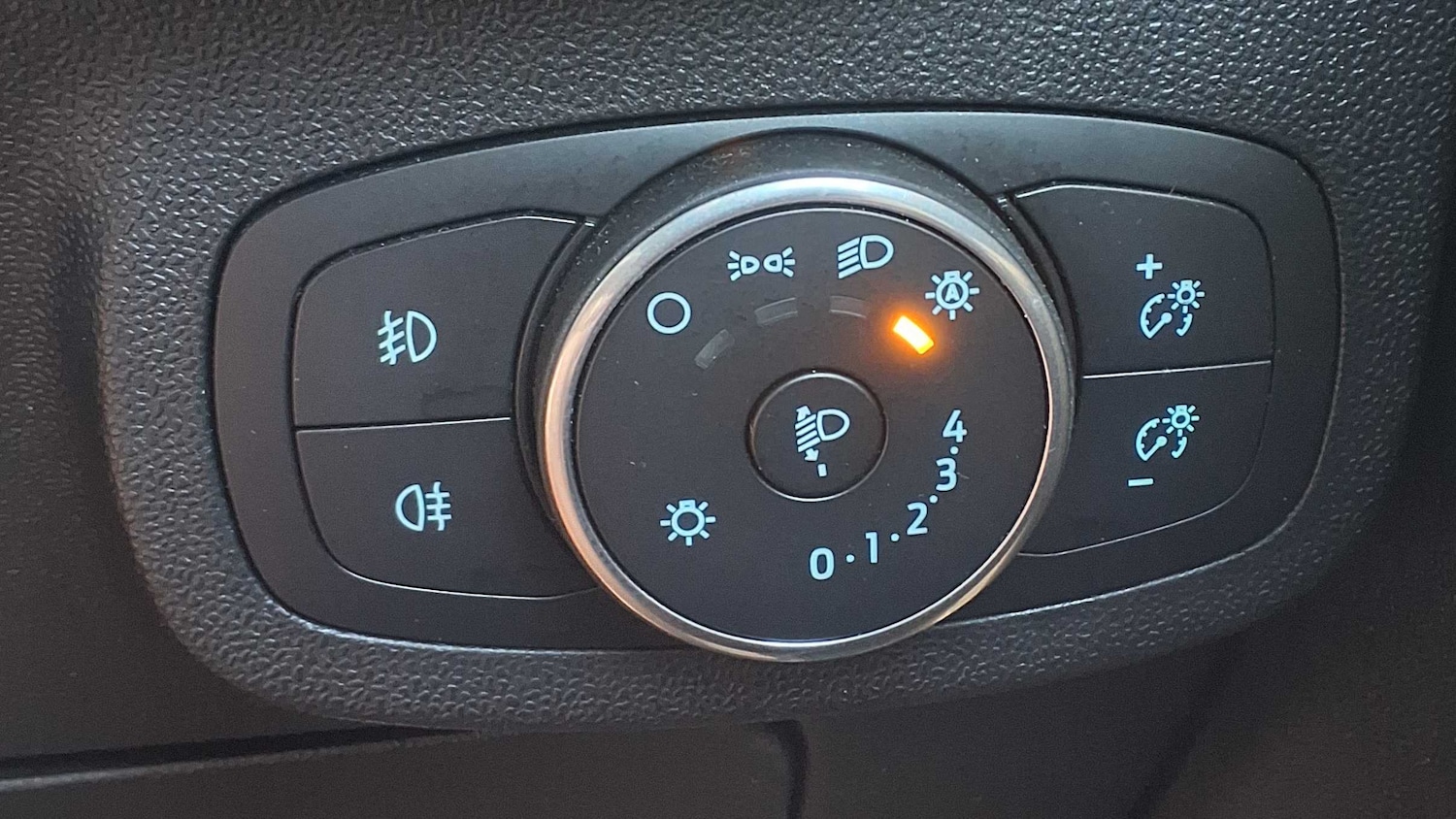 Used Ford Fiesta 2018 for sale - 76575915: Photo 31