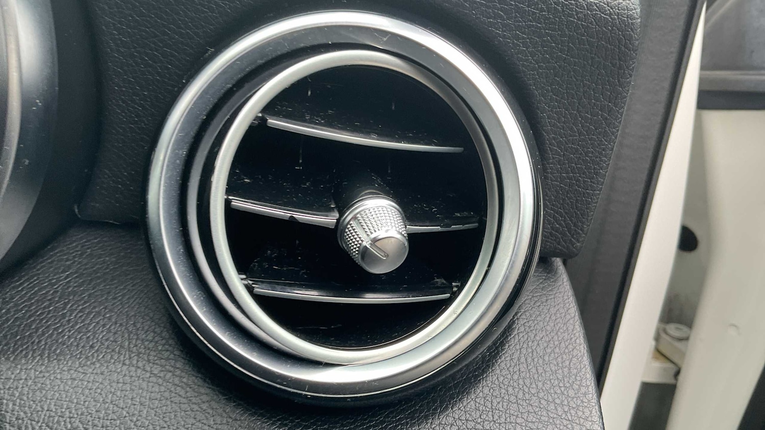 Used Mercedes-Benz GLC 2019 for sale - 75981347: Photo 28