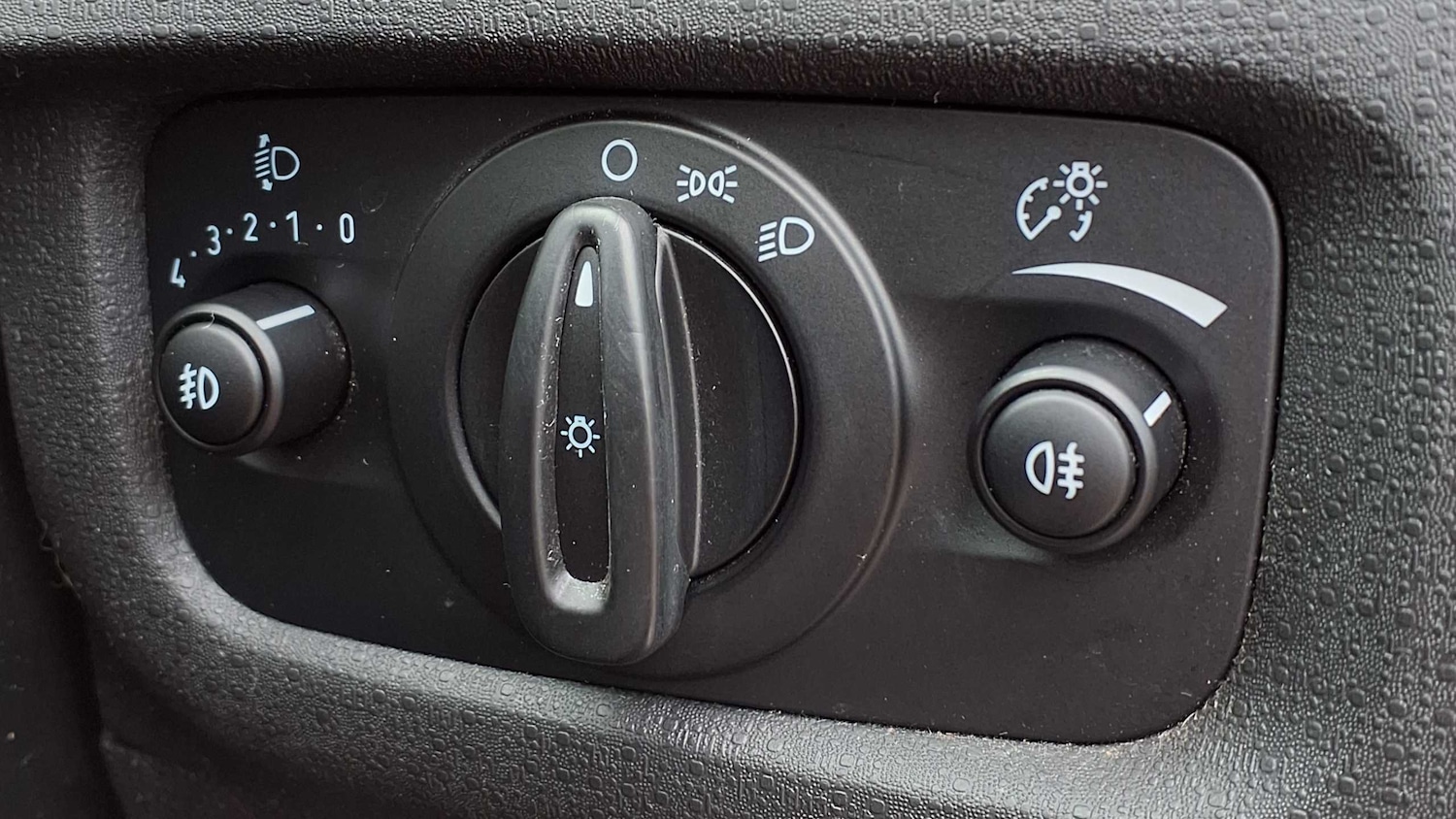 Used Ford Fiesta 2017 for sale - 76351596: Photo 30