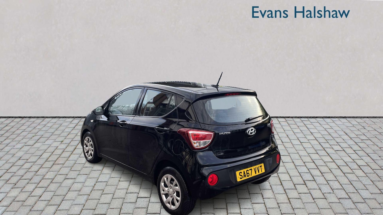 Used Hyundai i10 2017 for sale - 76875840: Photo 3