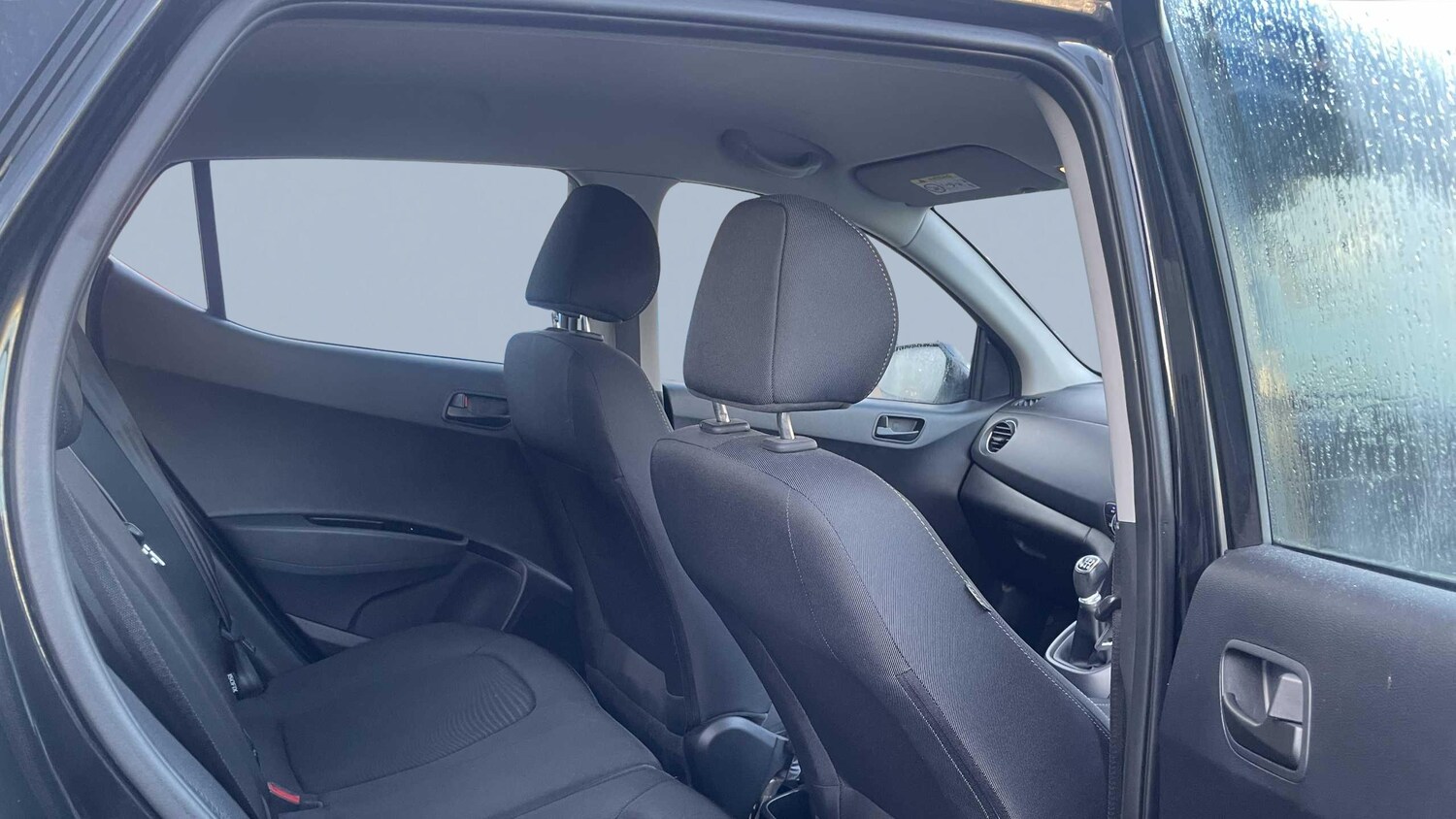 Used Hyundai i10 2017 for sale - 76875840: Photo 31