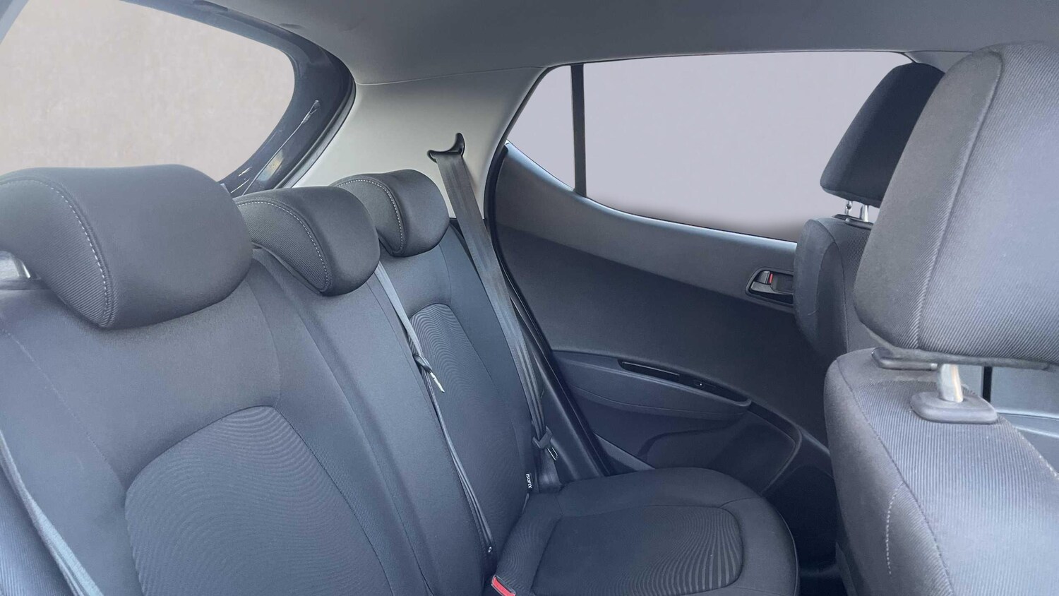 Used Hyundai i10 2017 for sale - 76875840: Photo 33