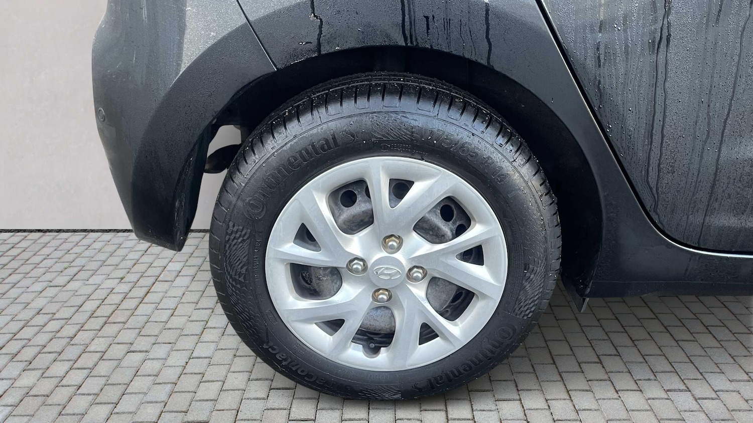 Used Hyundai i10 2017 for sale - 76875840: Photo 9