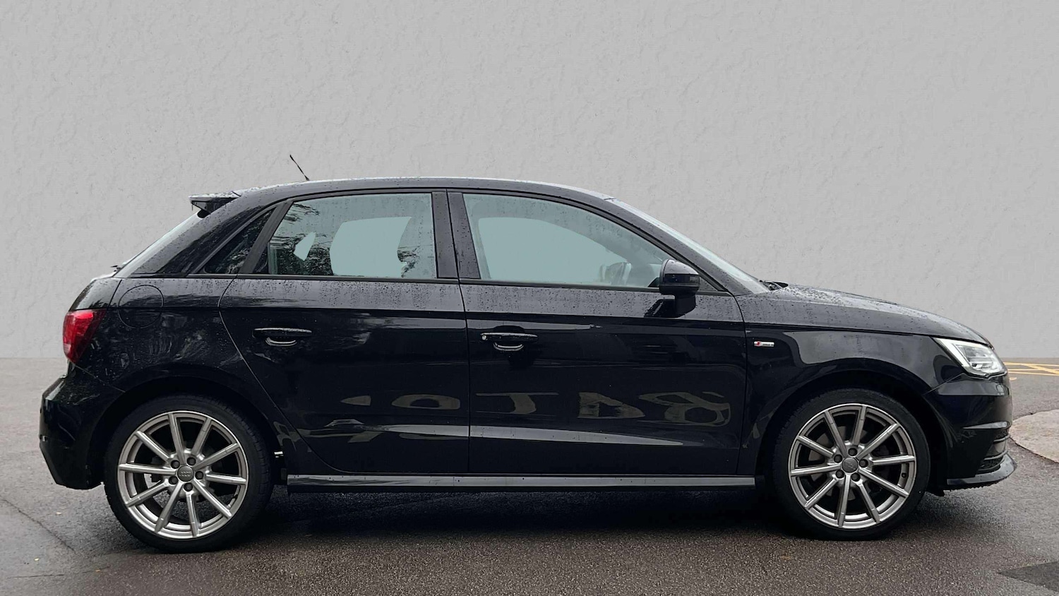 Used Audi A1 2017 for sale - 76141881: Photo 2