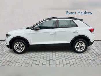 Used Volkswagen T-Roc 2023 for sale - 78051990: Photo
