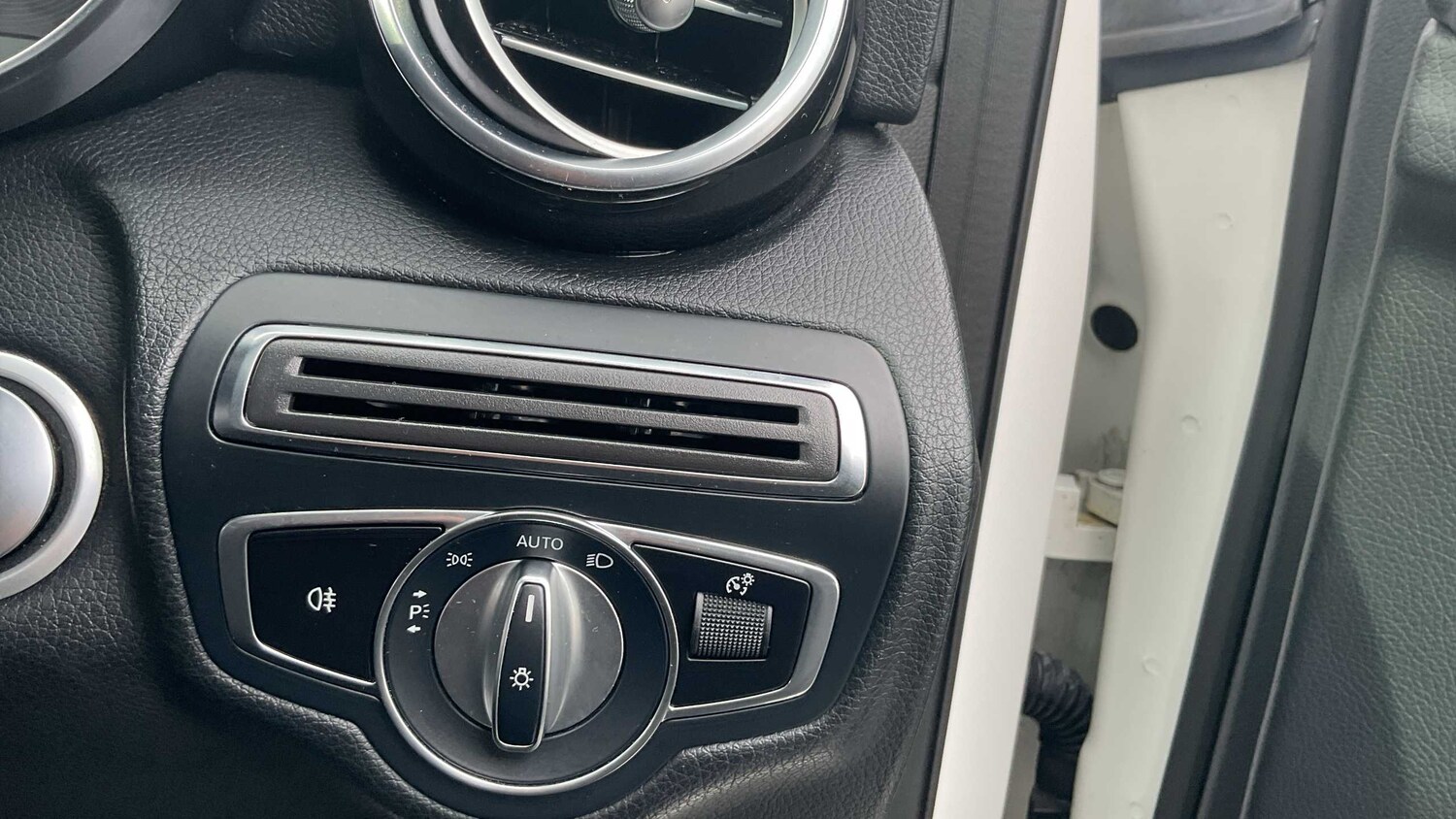 Used Mercedes-Benz GLC 2019 for sale - 77194661: Photo 17