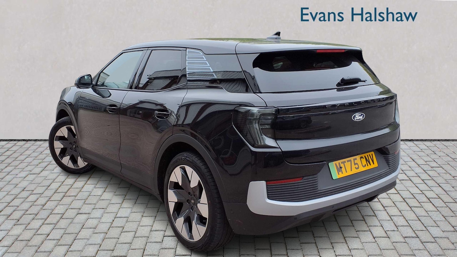 Used Ford Explorer for sale - 77000134: Photo 2