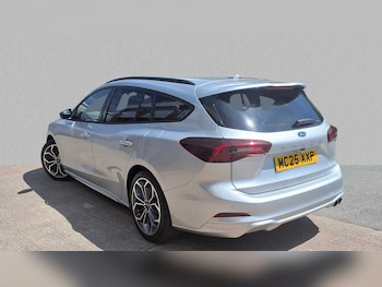 Used Ford Focus 2025 for sale - 76016286: Photo 2