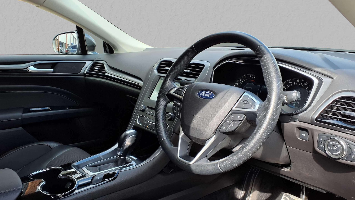 Used Ford Mondeo 2017 for sale - 76487969: Photo 12