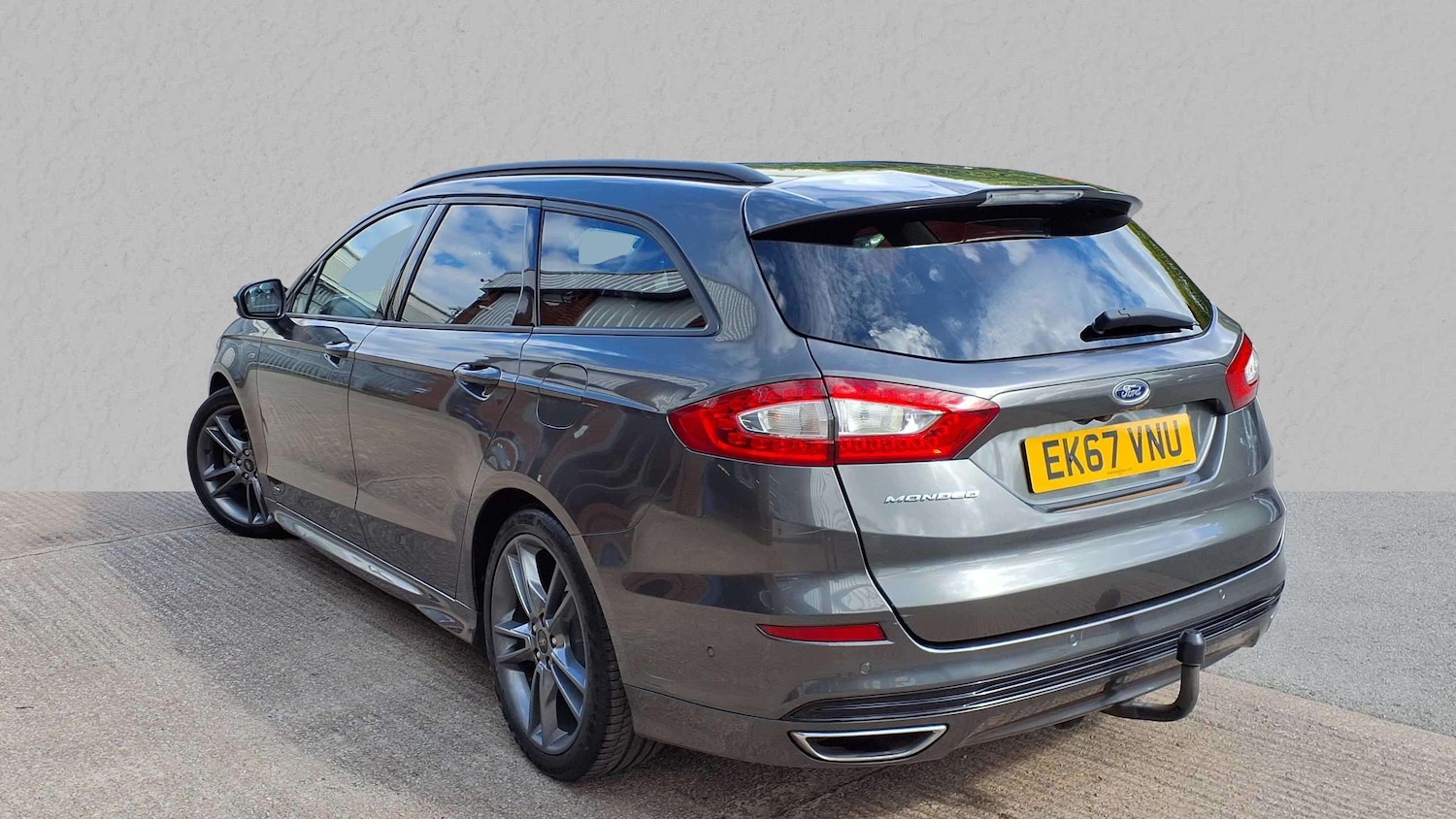 Used Ford Mondeo 2017 for sale - 76487969: Photo 2