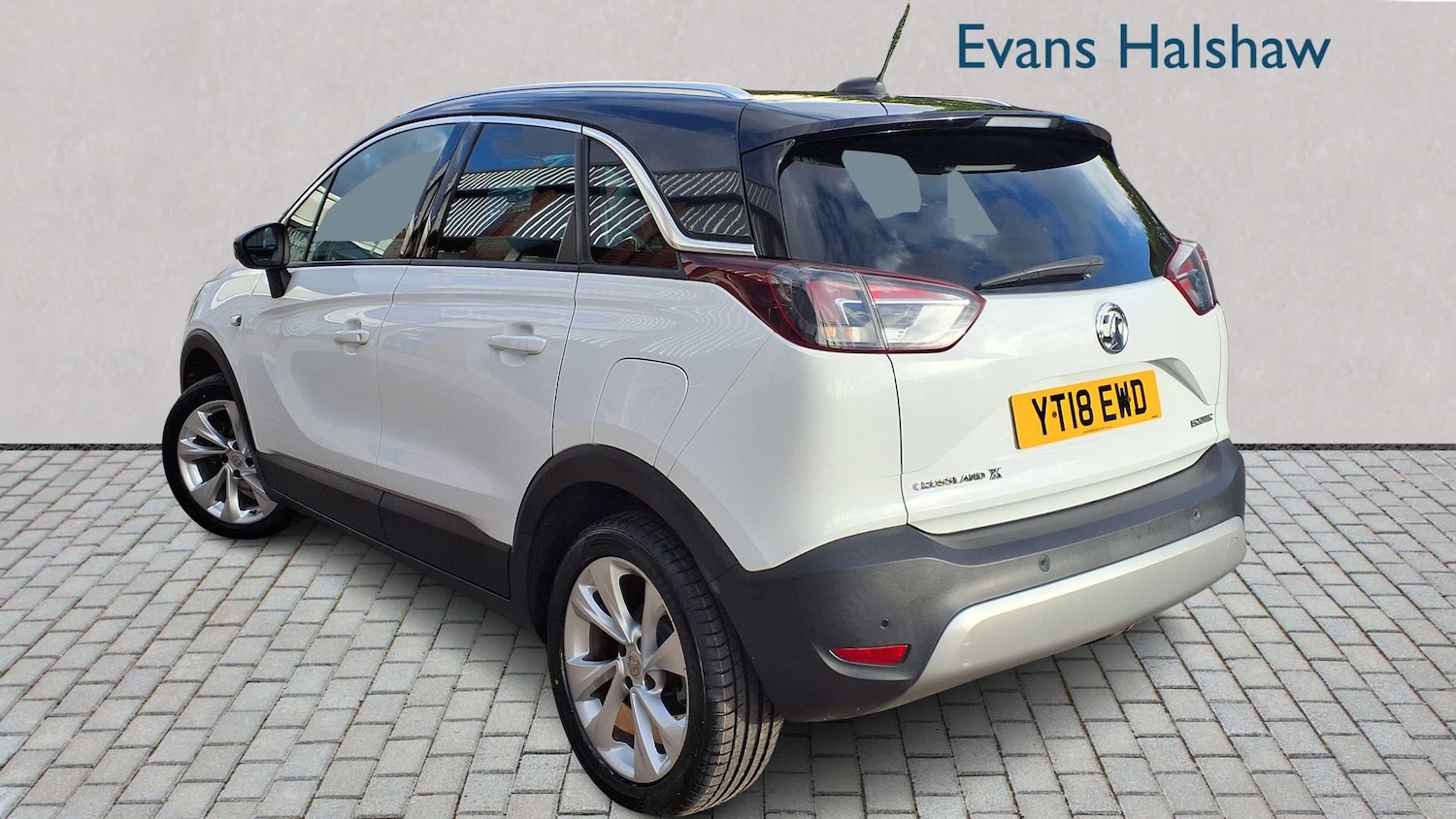 Used Vauxhall Crossland X 2018 for sale - 76576009: Photo 2