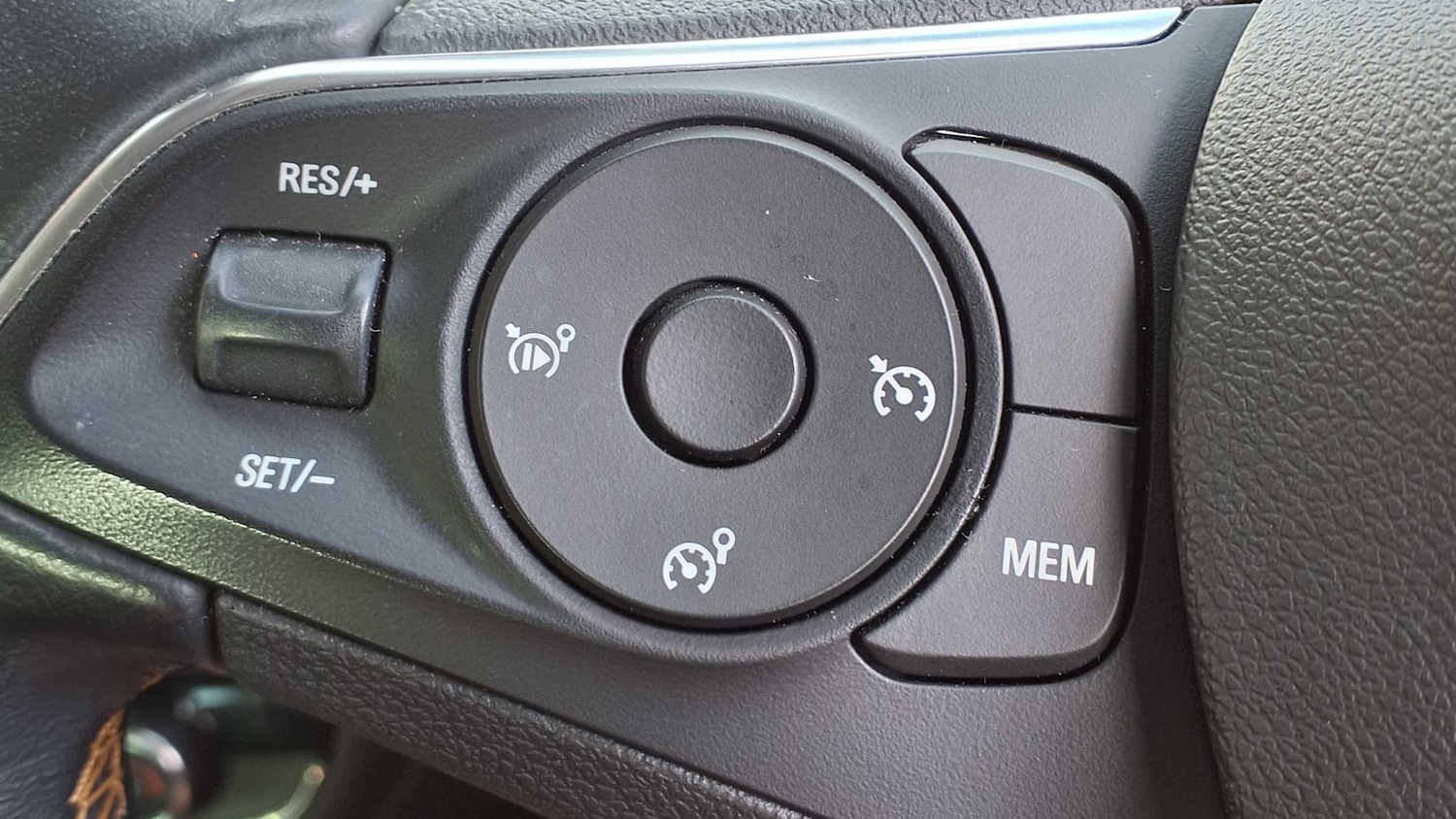 Used Vauxhall Crossland X 2018 for sale - 76576009: Photo 23