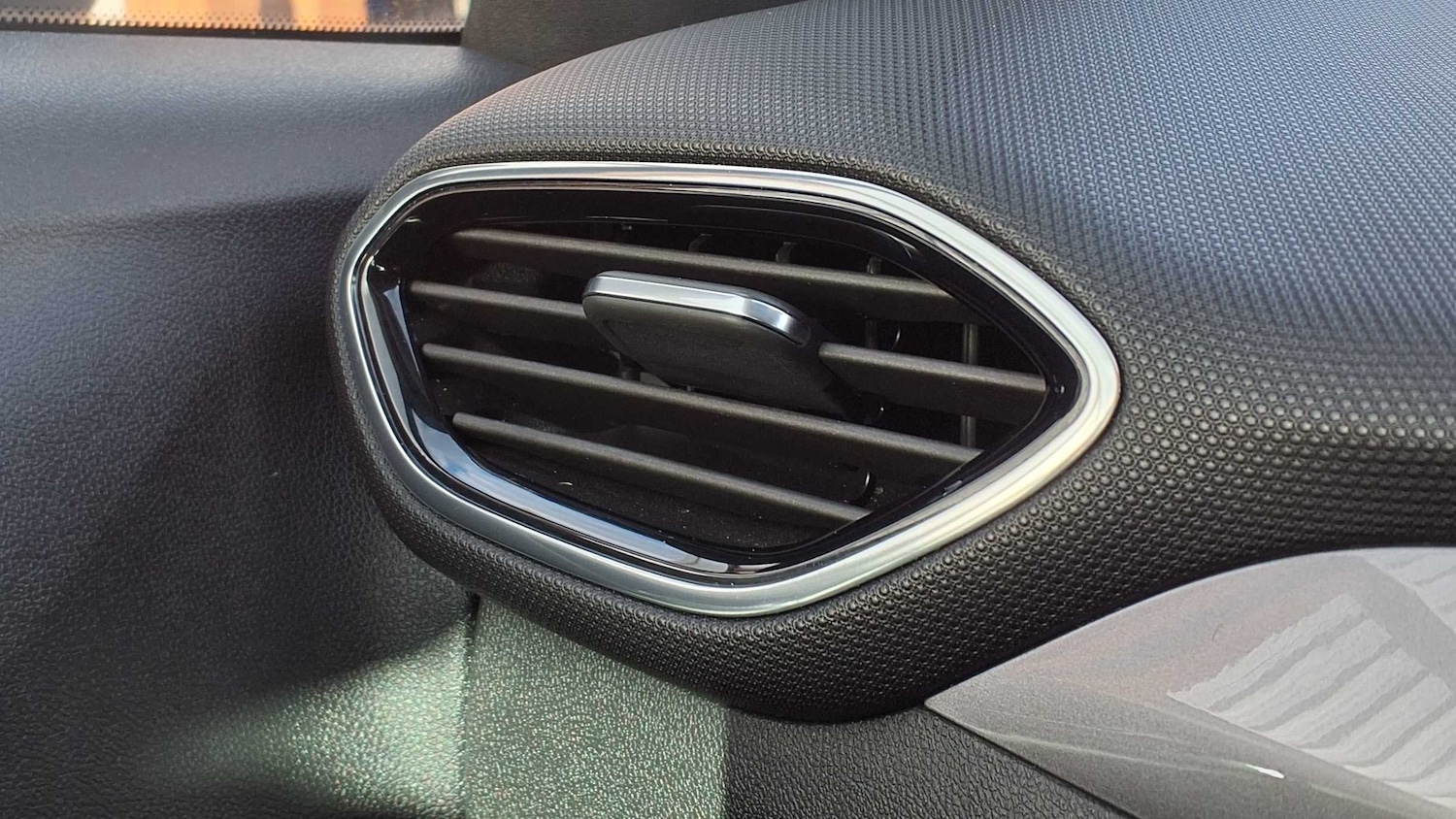 Used Vauxhall Crossland X 2018 for sale - 76576009: Photo 33