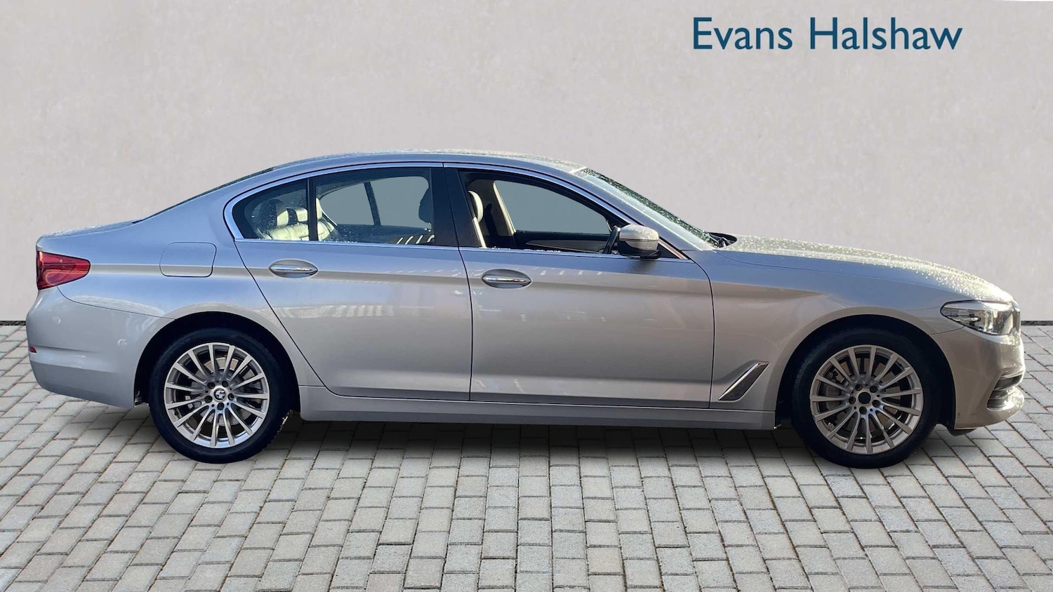 Used BMW 5 Series 2017 for sale - 76746107: Photo 2