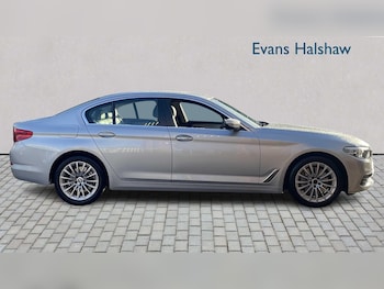 Used BMW 5 Series 2017 for sale - 76746107: Photo