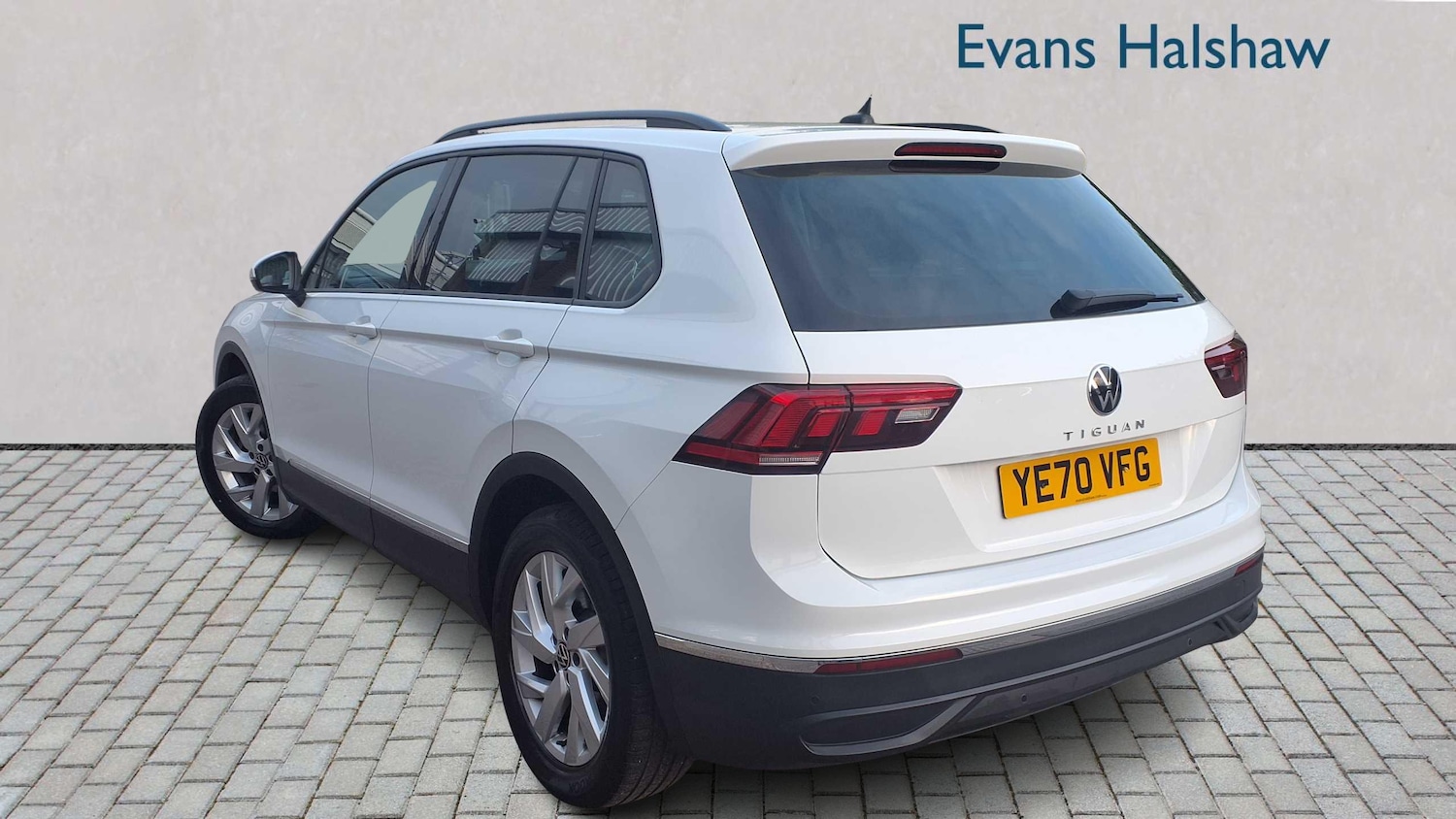 Used Volkswagen Tiguan 2020 for sale - 76501803: Photo 2