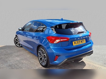 Used Ford Focus 2020 for sale - 76016019: Photo 2