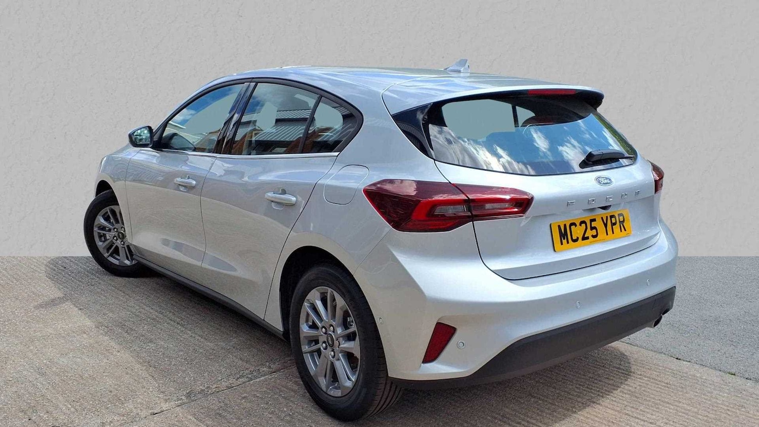 Used Ford Focus 2025 for sale - 76648919: Photo 2