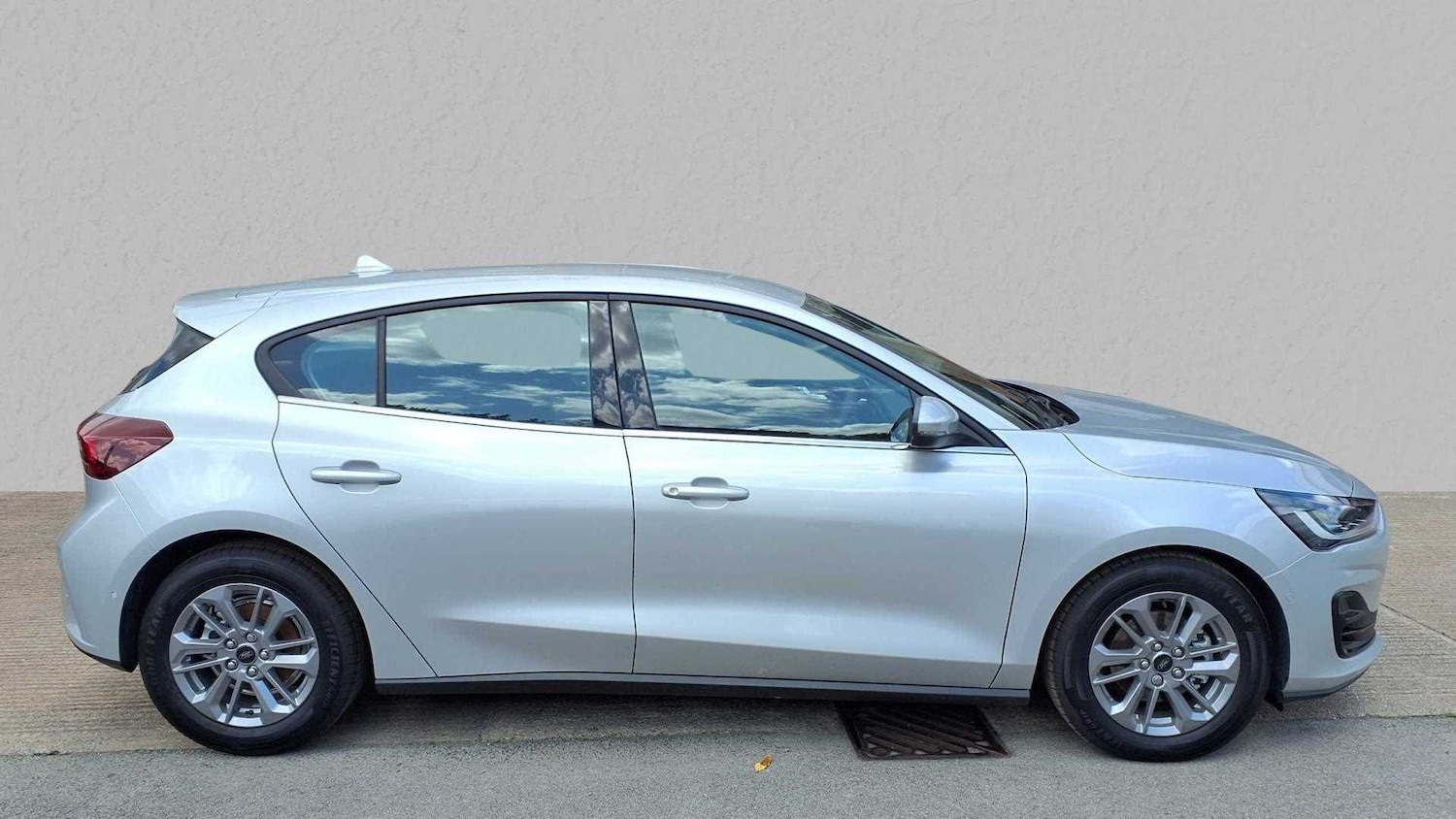 Used Ford Focus 2025 for sale - 76648919: Photo 3