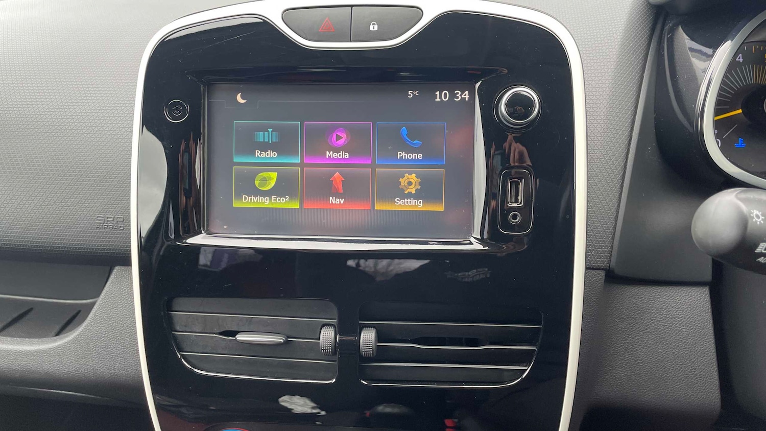 Used Renault Clio 2016 for sale - 77615584: Photo 9